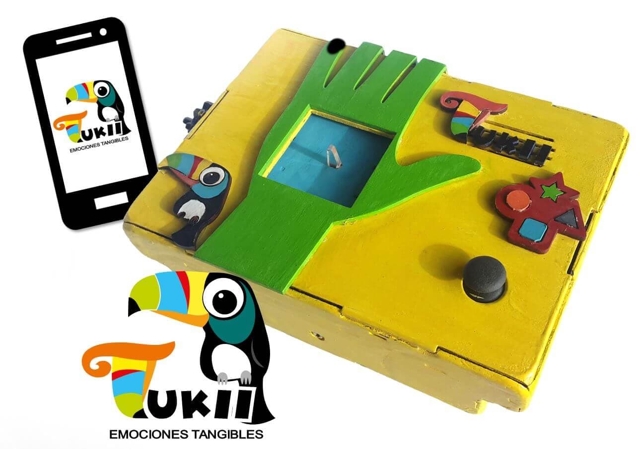 Tukii device drawing tactile patterns for an inclusive learning experience