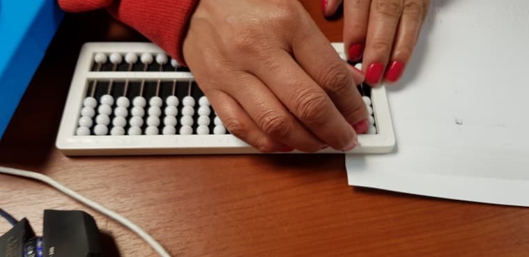 Material táctil en aula inclusiva